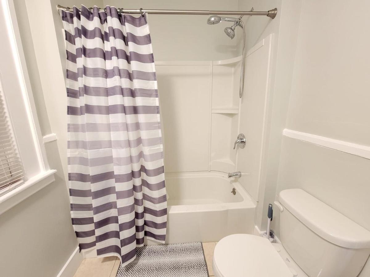 Room For Rent In Apartment Hartford Ngoại thất bức ảnh
